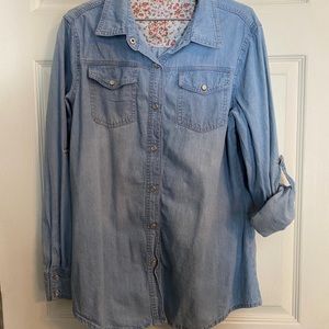 NWOT Casual Jean Snap front top